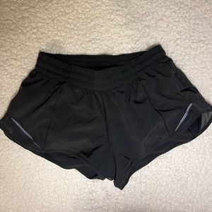 Lululemon Hotty Hot 2.5” shorts